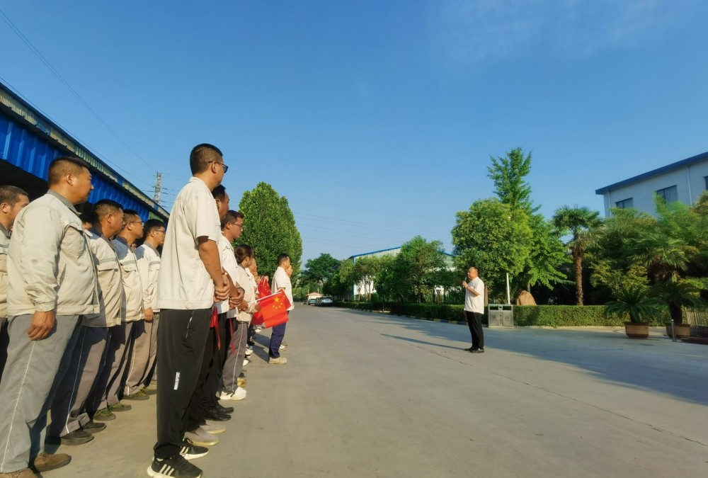 公司举行“迎八一建军节”升旗仪式